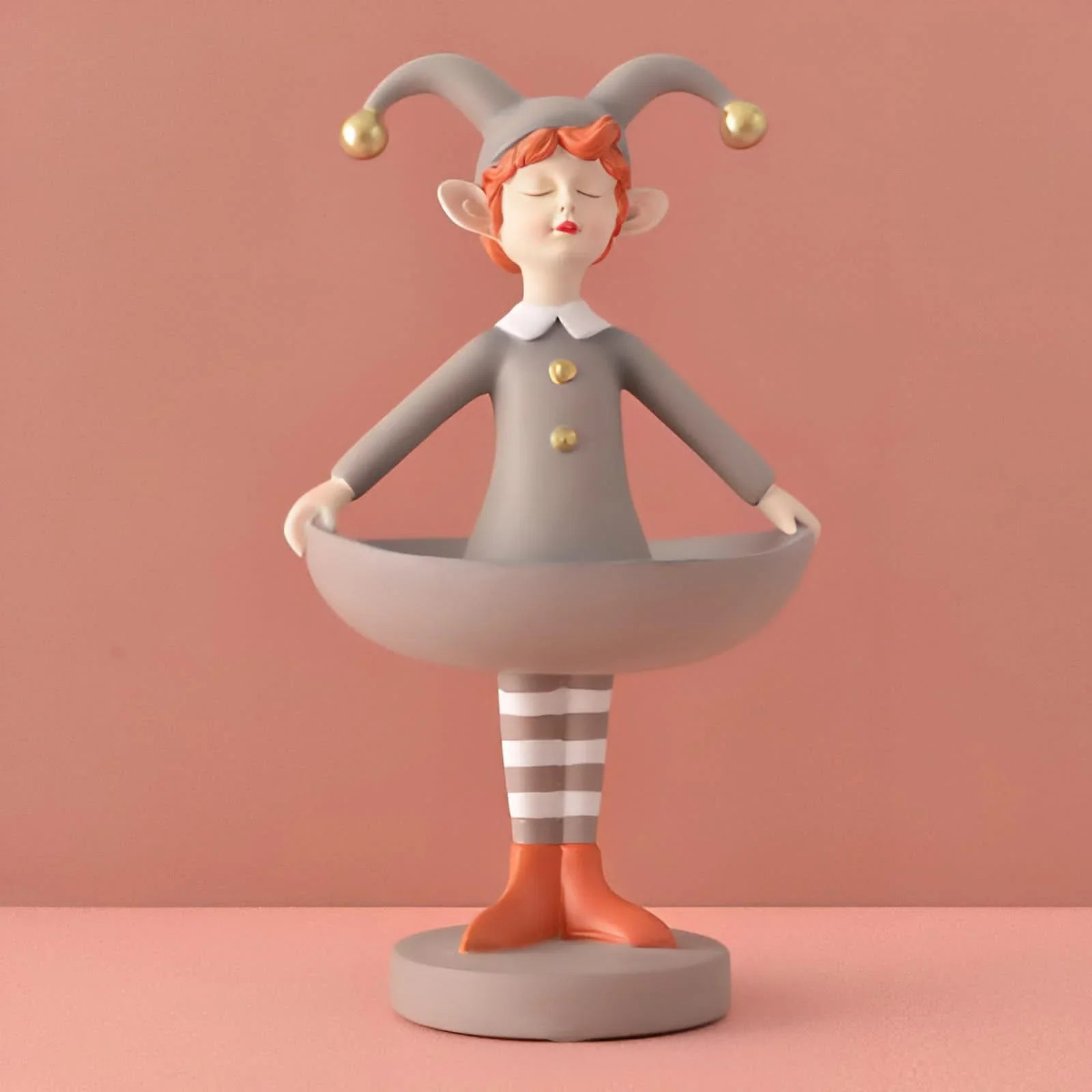 Ms Daisy standing still